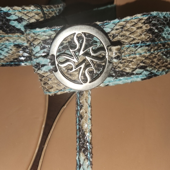 NWT Simply Vera Snake Print sandals Silver - Picture 3 of 6